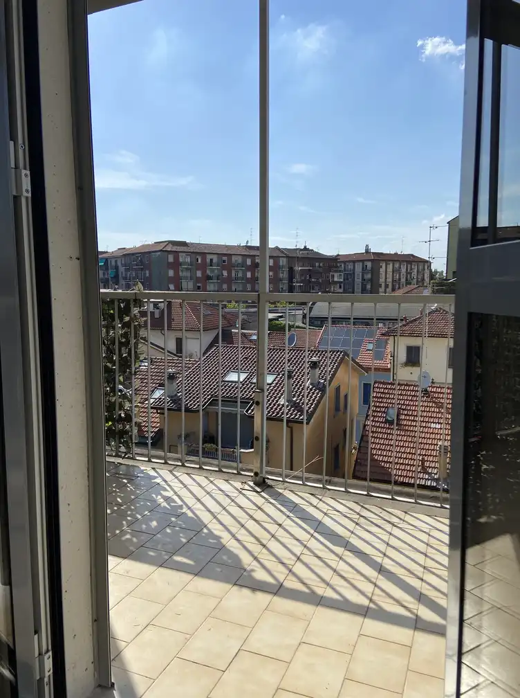 Milano appartamento ultimo piano in vendita (11)