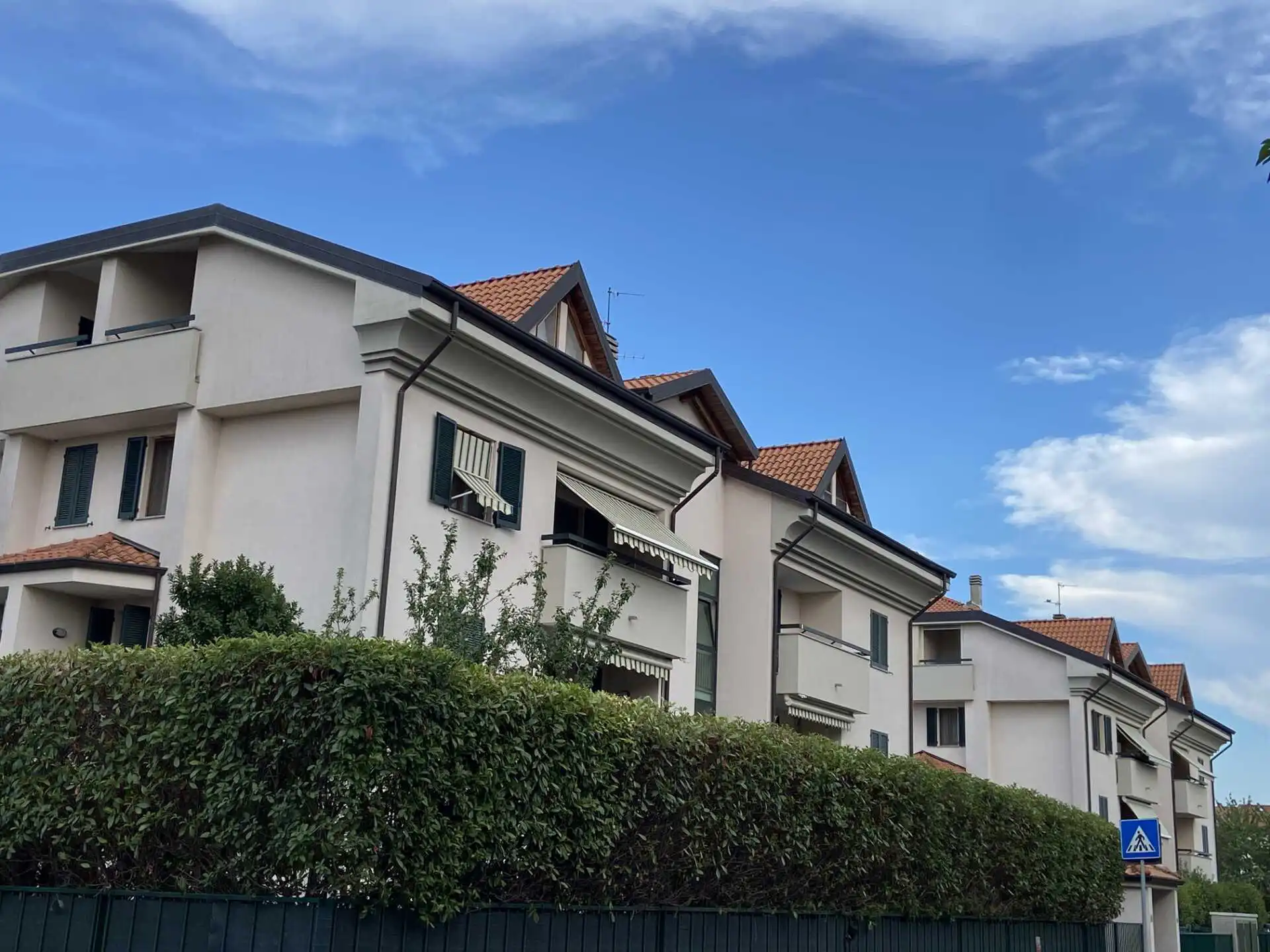 Ornago in vendita appartamento con terrazzo (1)