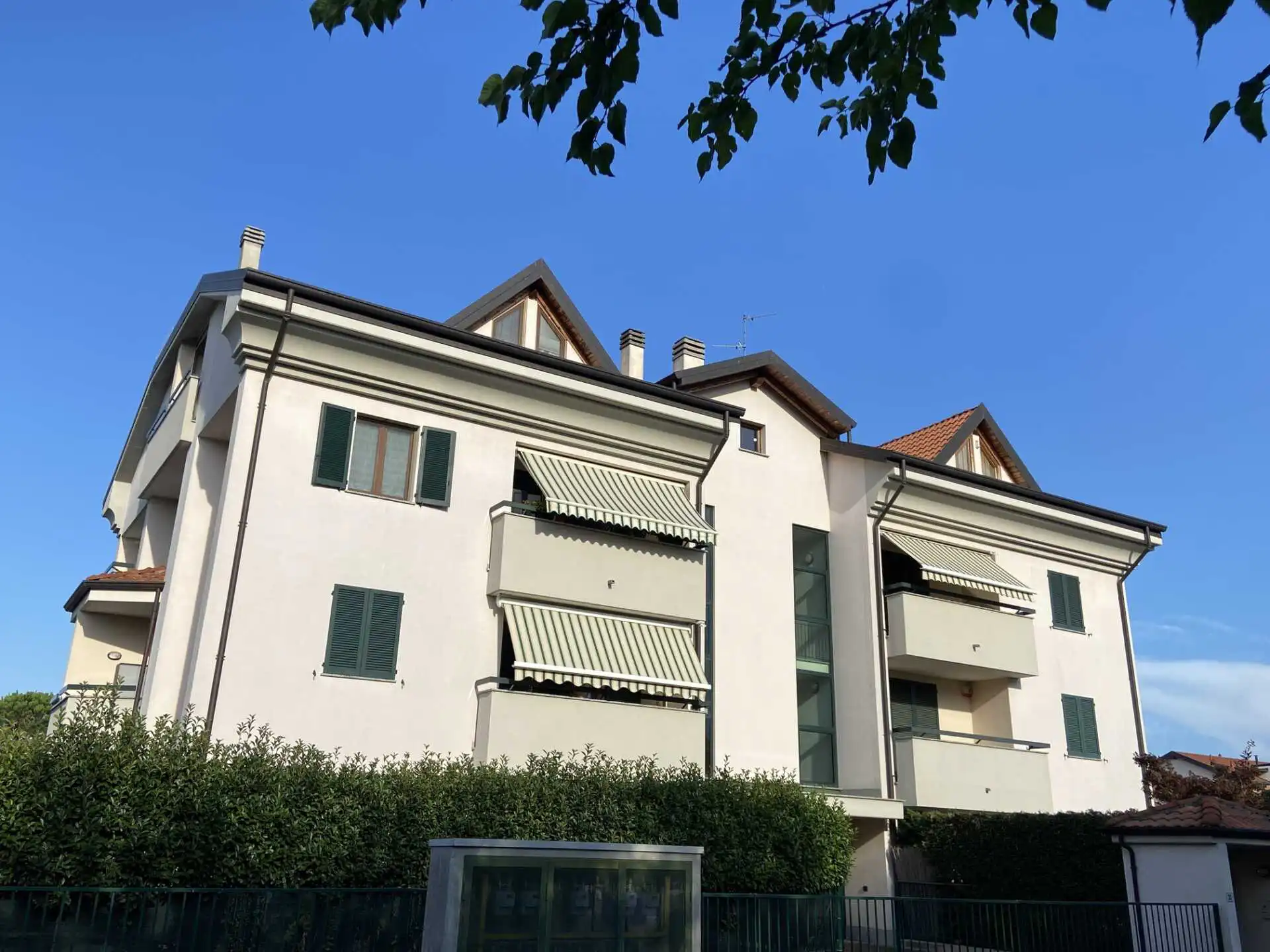 Ornago in vendita appartamento con terrazzo (2)