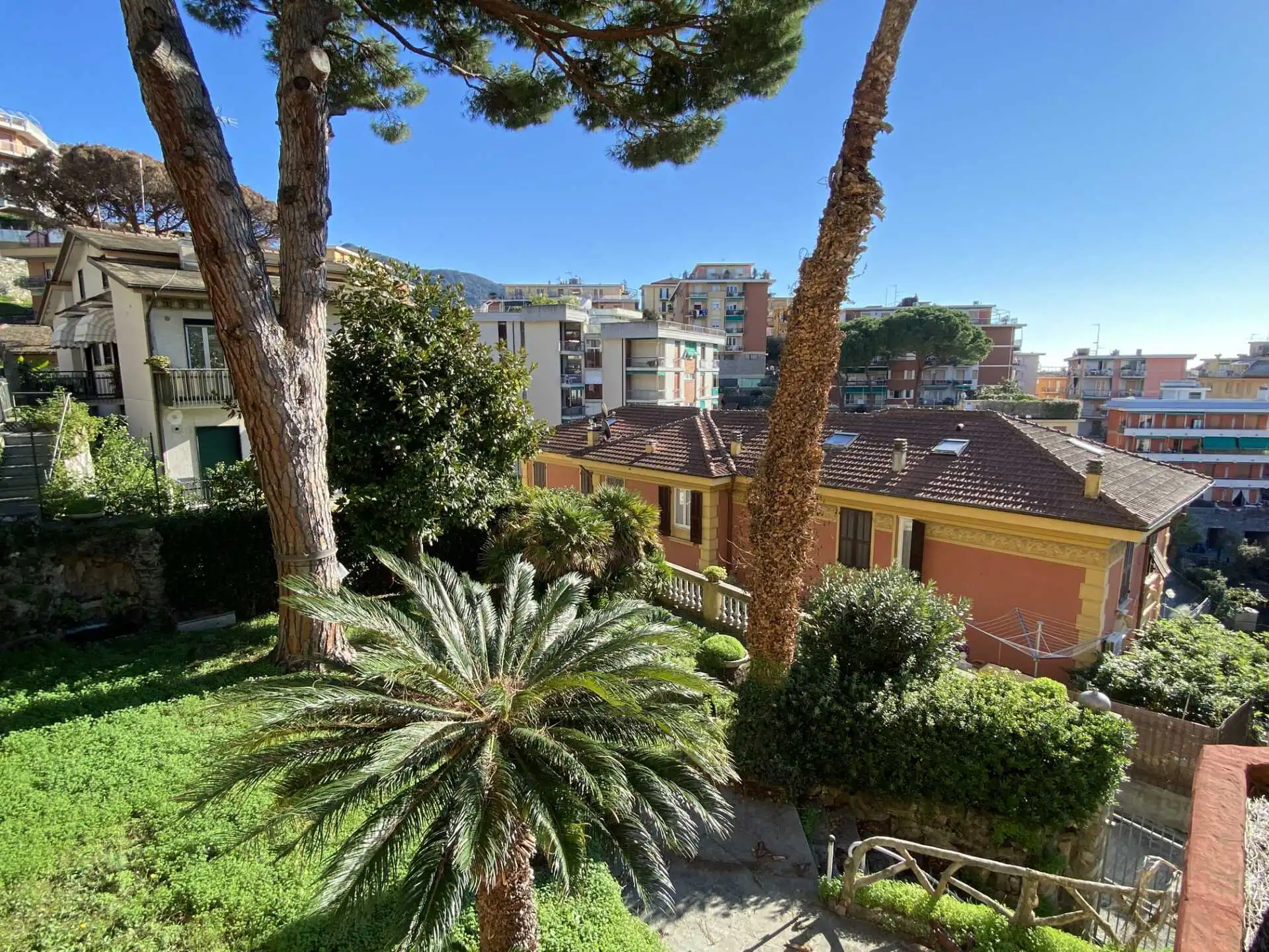 Villa in vendita a Rapallo con box e giardino (11)