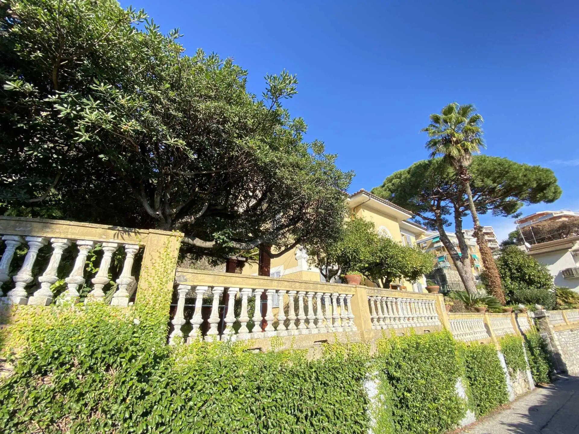 Villa in vendita a Rapallo con box e giardino (41)