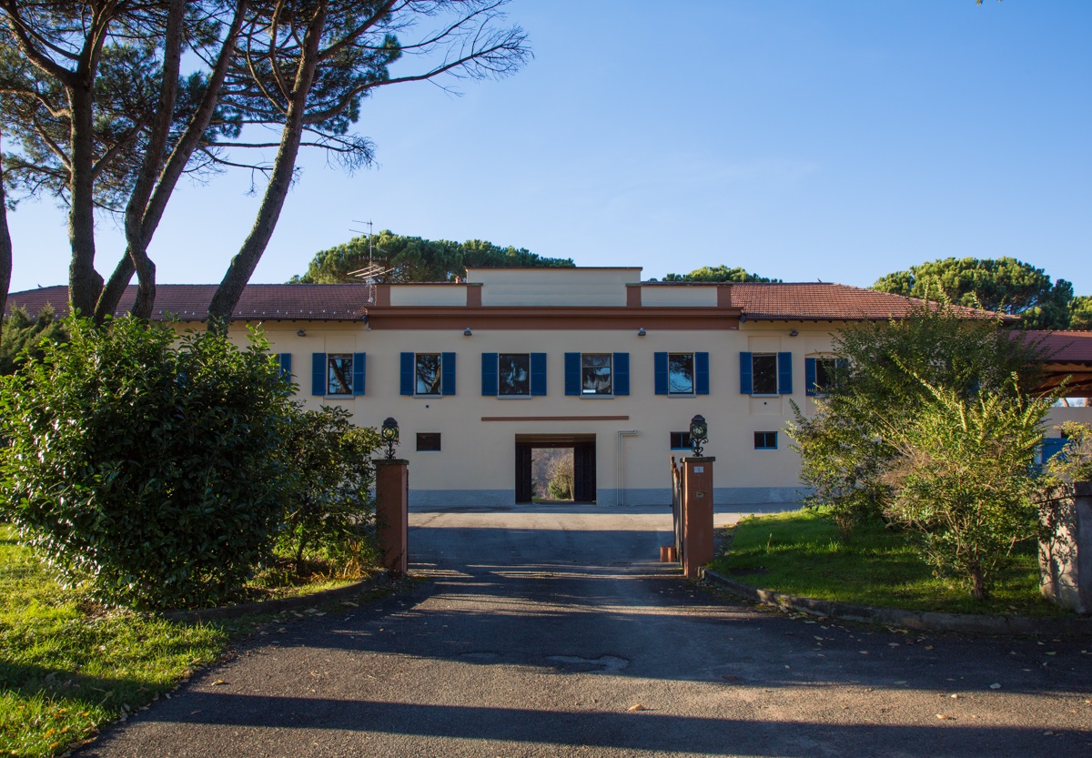 prestigiosa-tenuta-con-parco-in-vendita-in-lombardia-malnate-varese-casa&style-agenzia-immobiliare-milano-brianza (3)