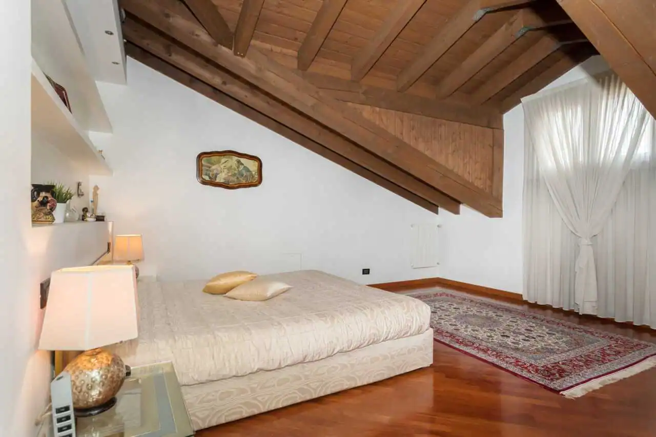 Villa in vendita a Roncello (21)