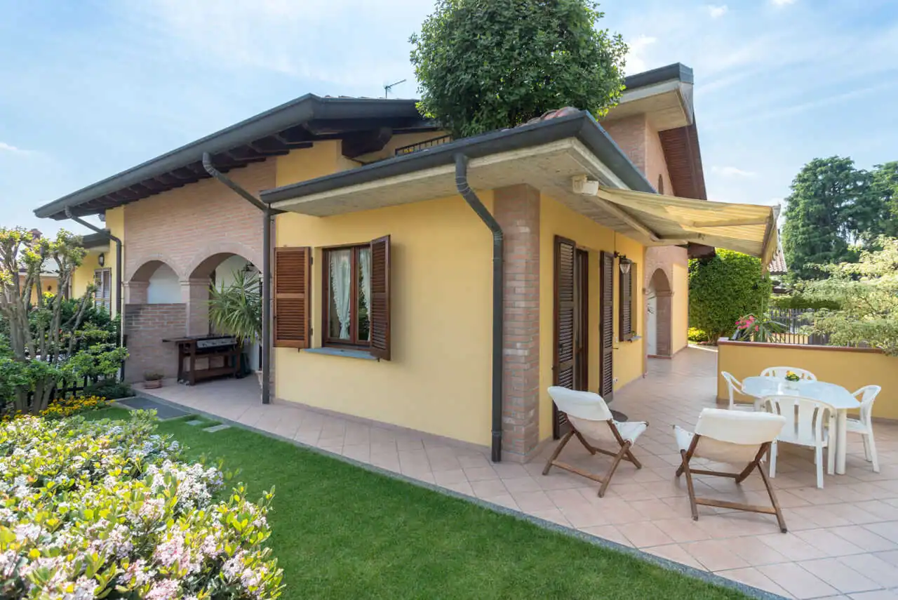 Villa in vendita a Roncello (3)