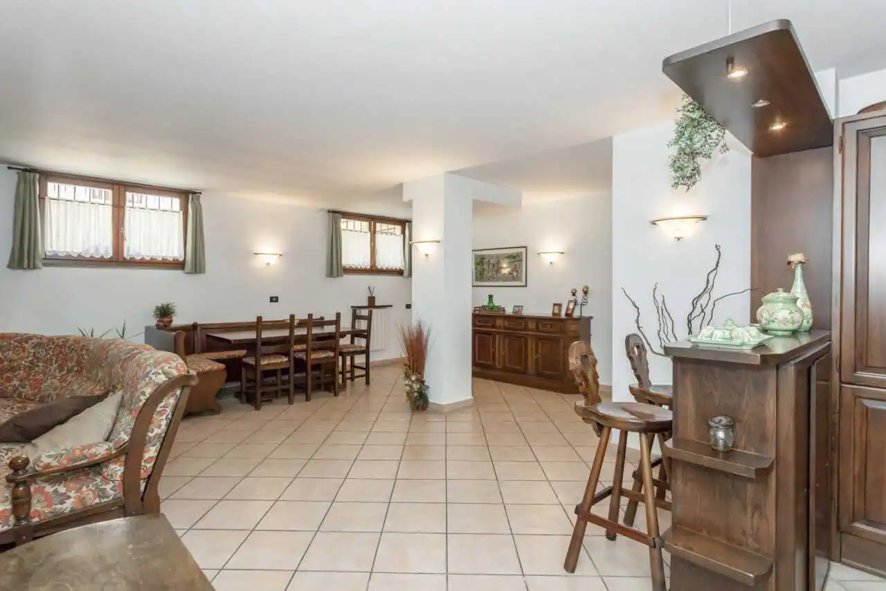 Villa in vendita a Roncello (37)