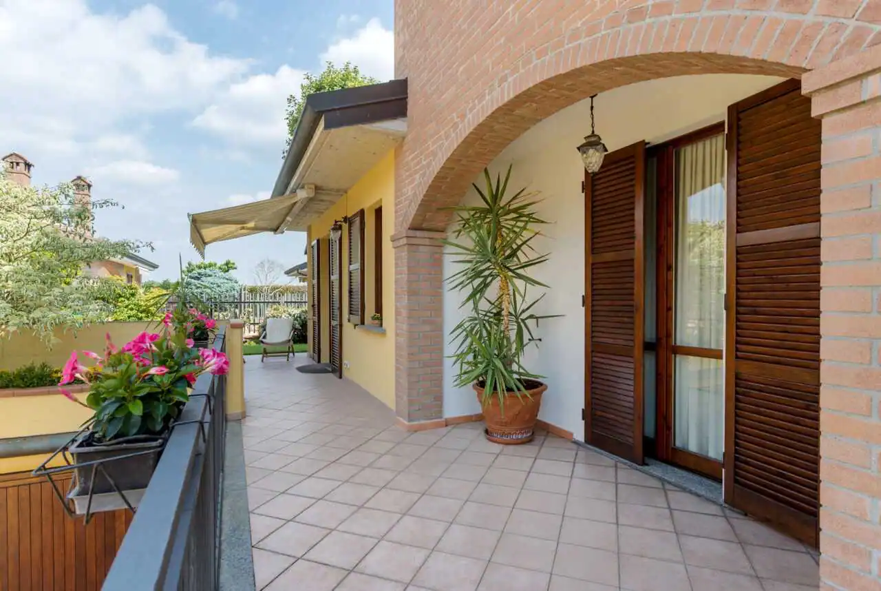 Villa in vendita a Roncello (4)