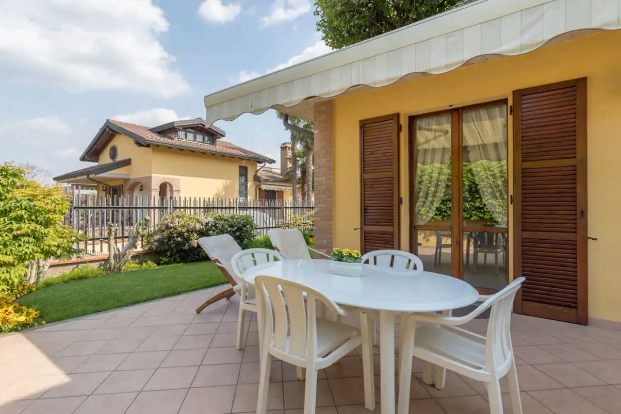 Villa in vendita a Roncello (40)