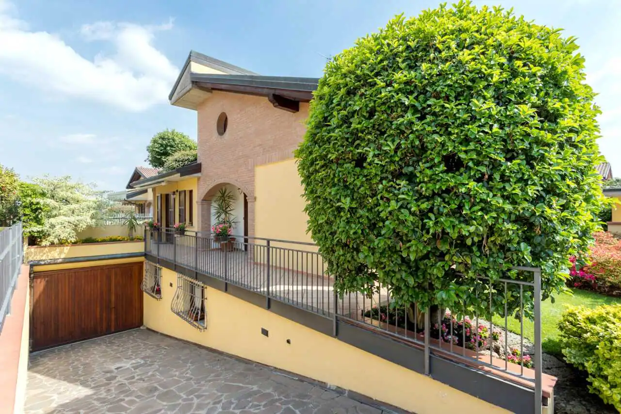 Villa in vendita a Roncello (7)