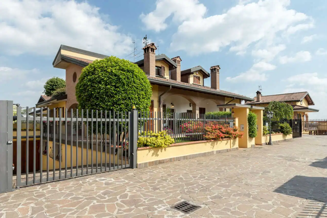 Villa in vendita a Roncello (8)