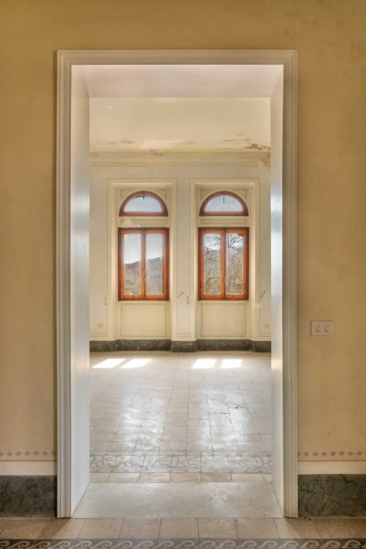 Villa in stile Castello neo-mediovale Arezzo Toscana (14)