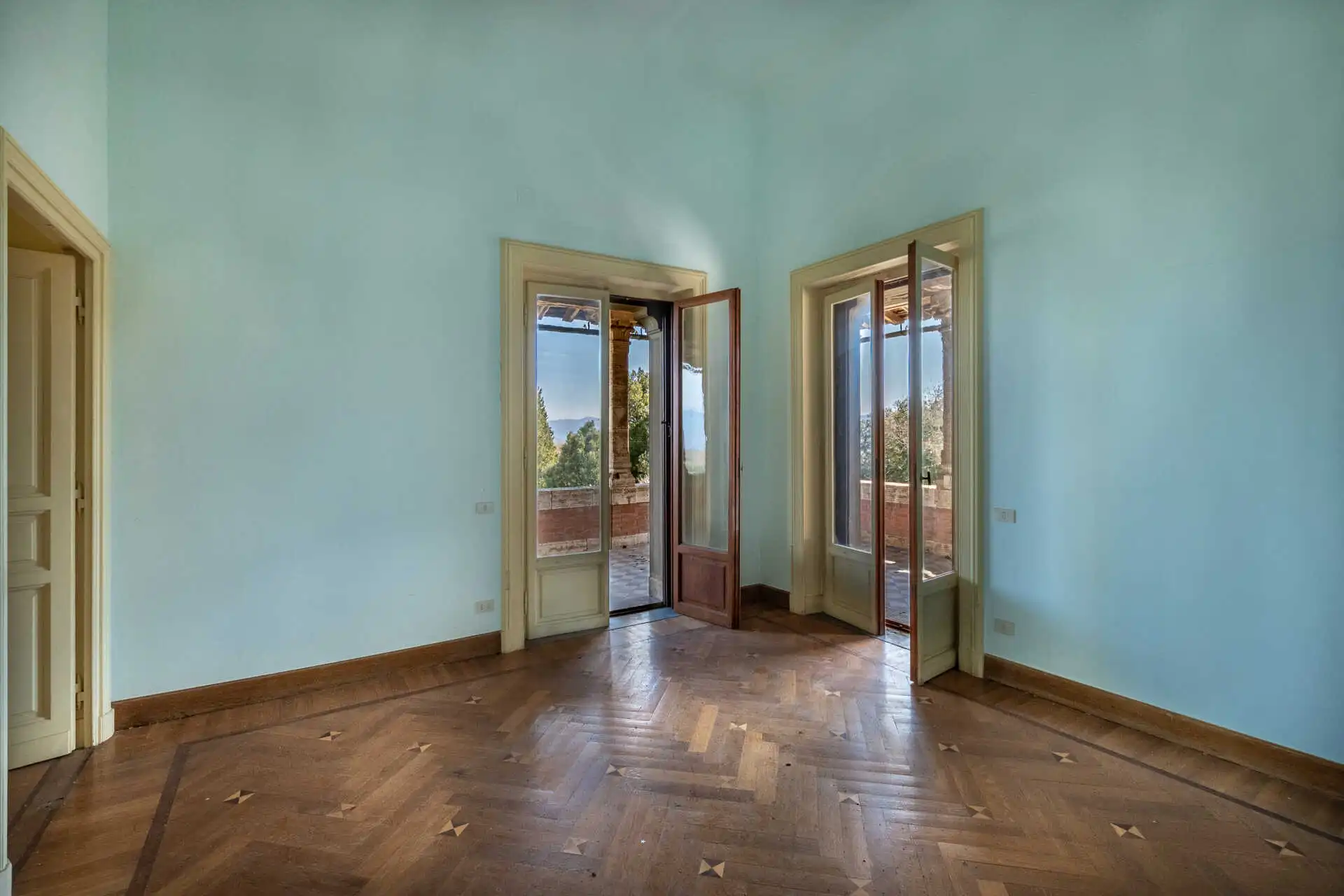 Villa in stile Castello neo-mediovale Arezzo Toscana (22)