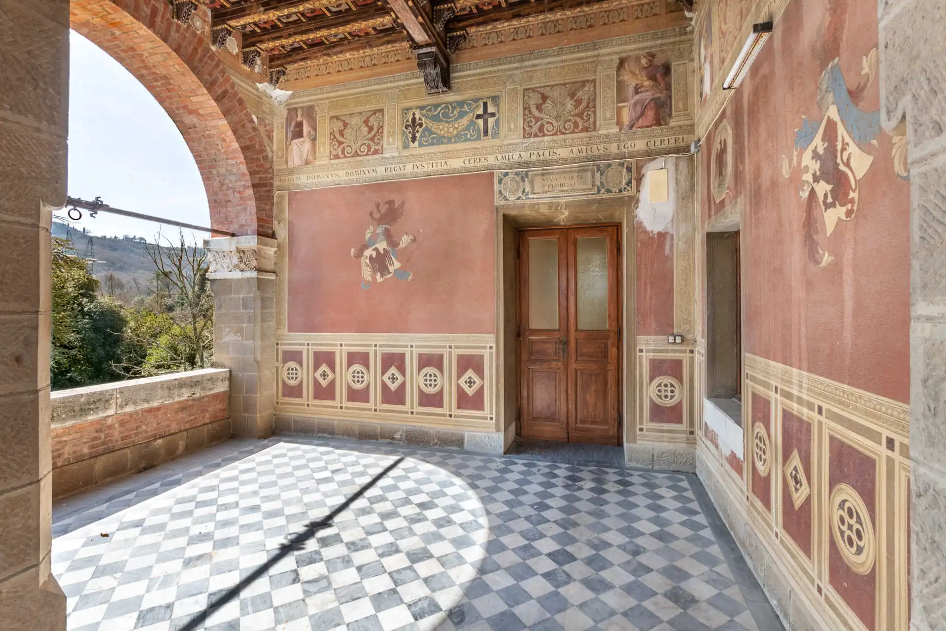 Villa in stile Castello neo-mediovale Arezzo Toscana (24)