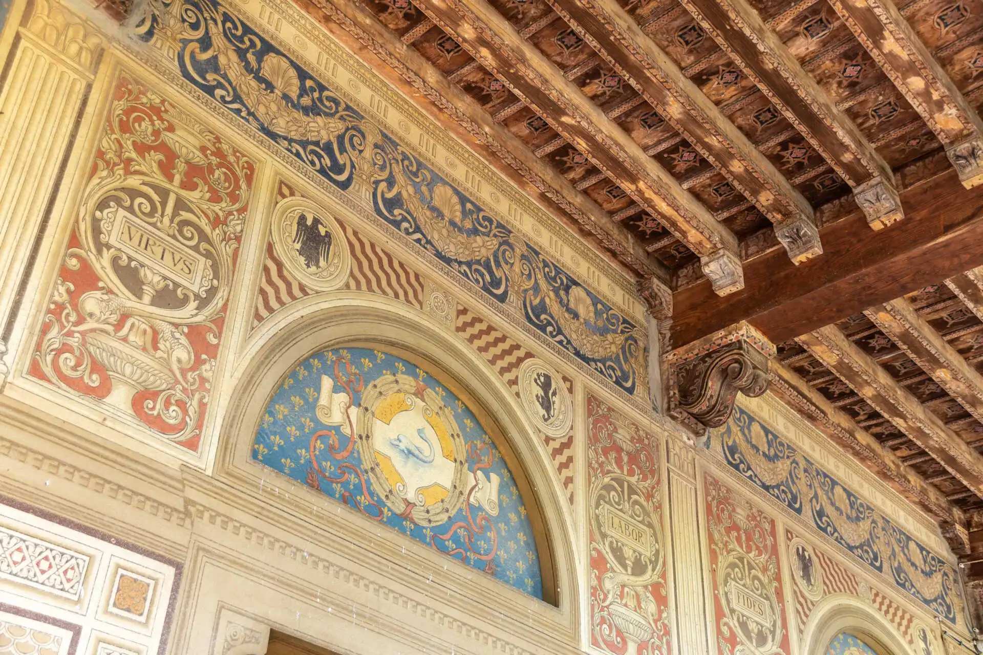 Villa in stile Castello neo-mediovale Arezzo Toscana (25)