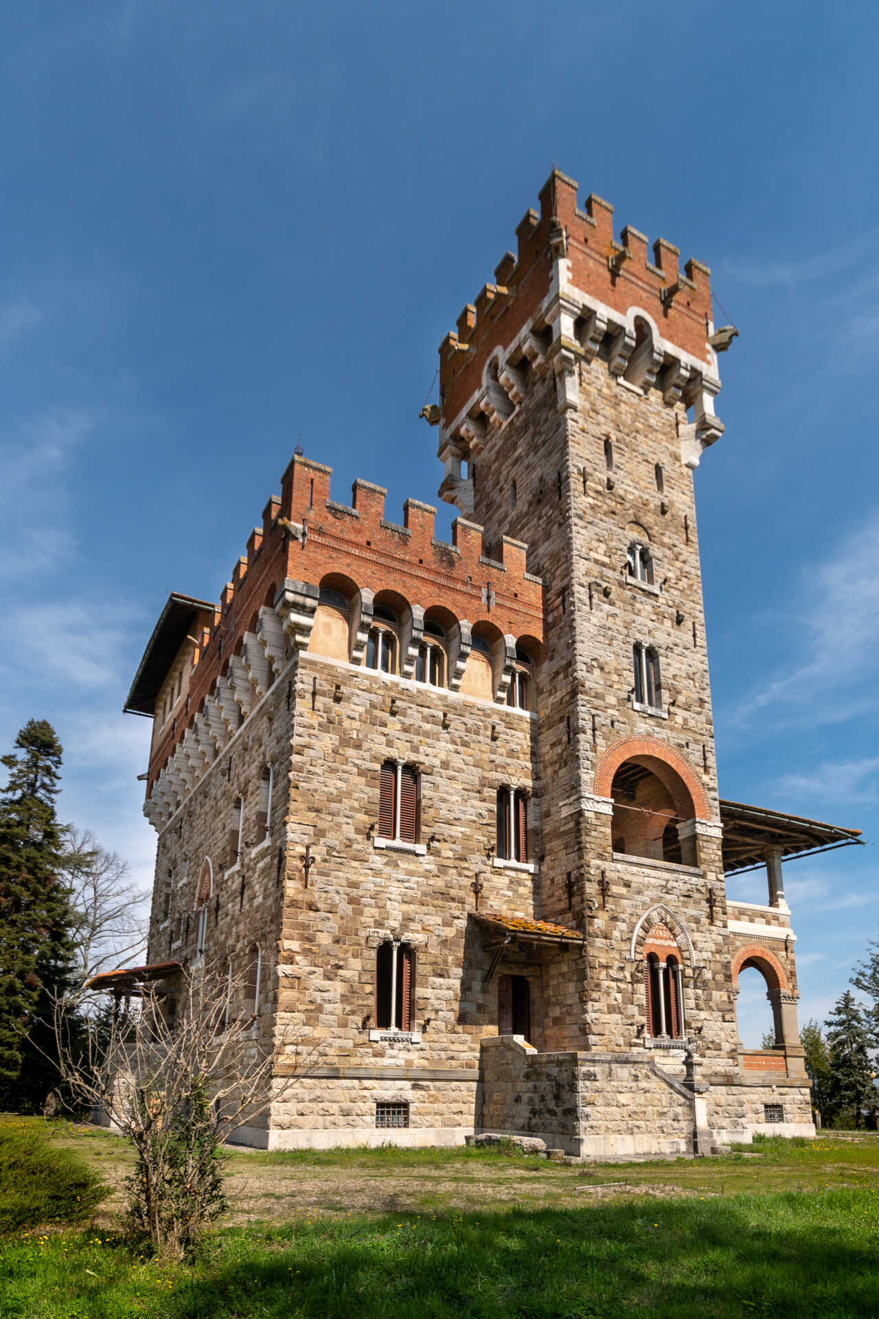 Villa in stile Castello neo-mediovale Arezzo Toscana (5)