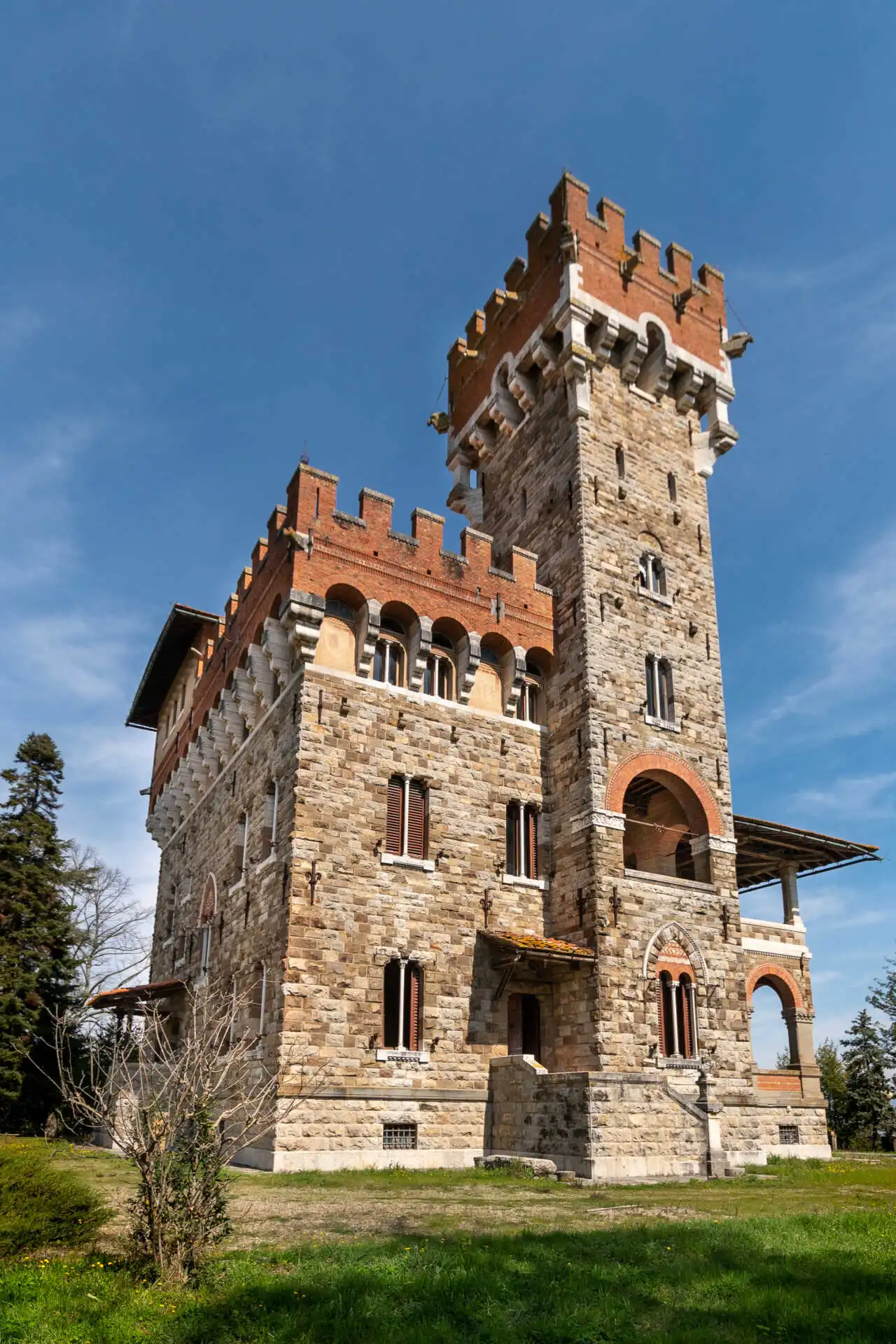 Villa in stile Castello neo-mediovale Arezzo Toscana (5)