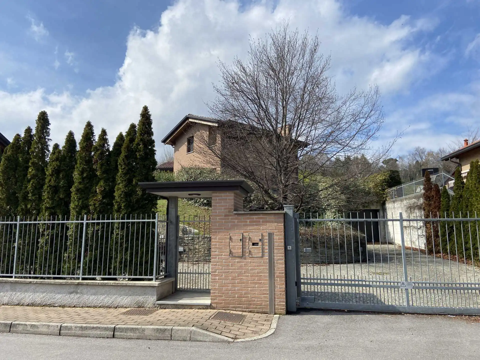Villa singola con giardino in vendita a Merate (14)
