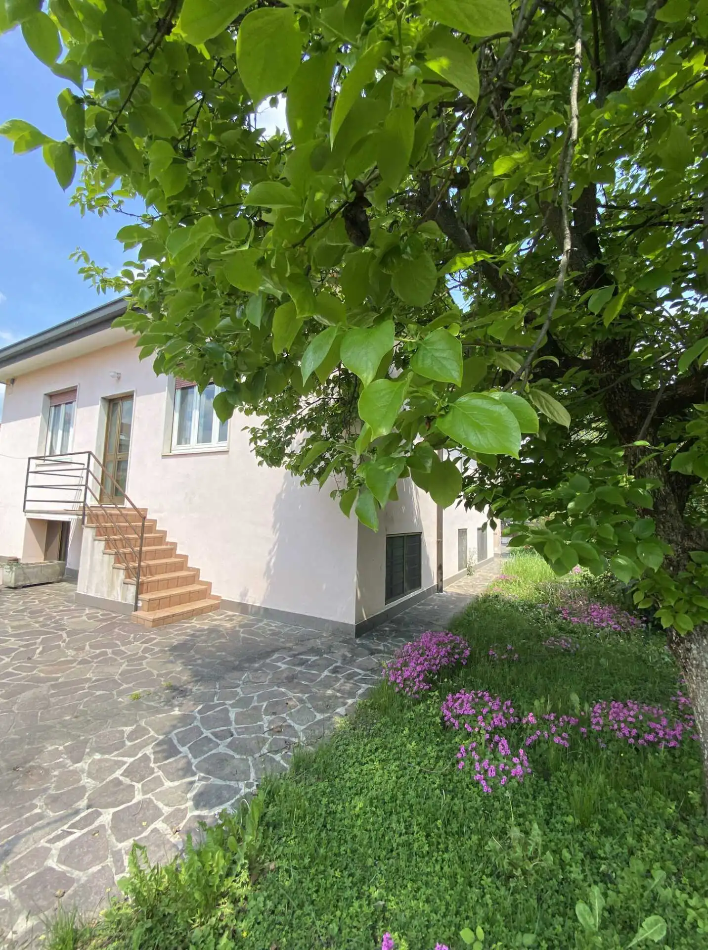 Villa singola in vendita a Bernareggio con terreno edificabile (8)