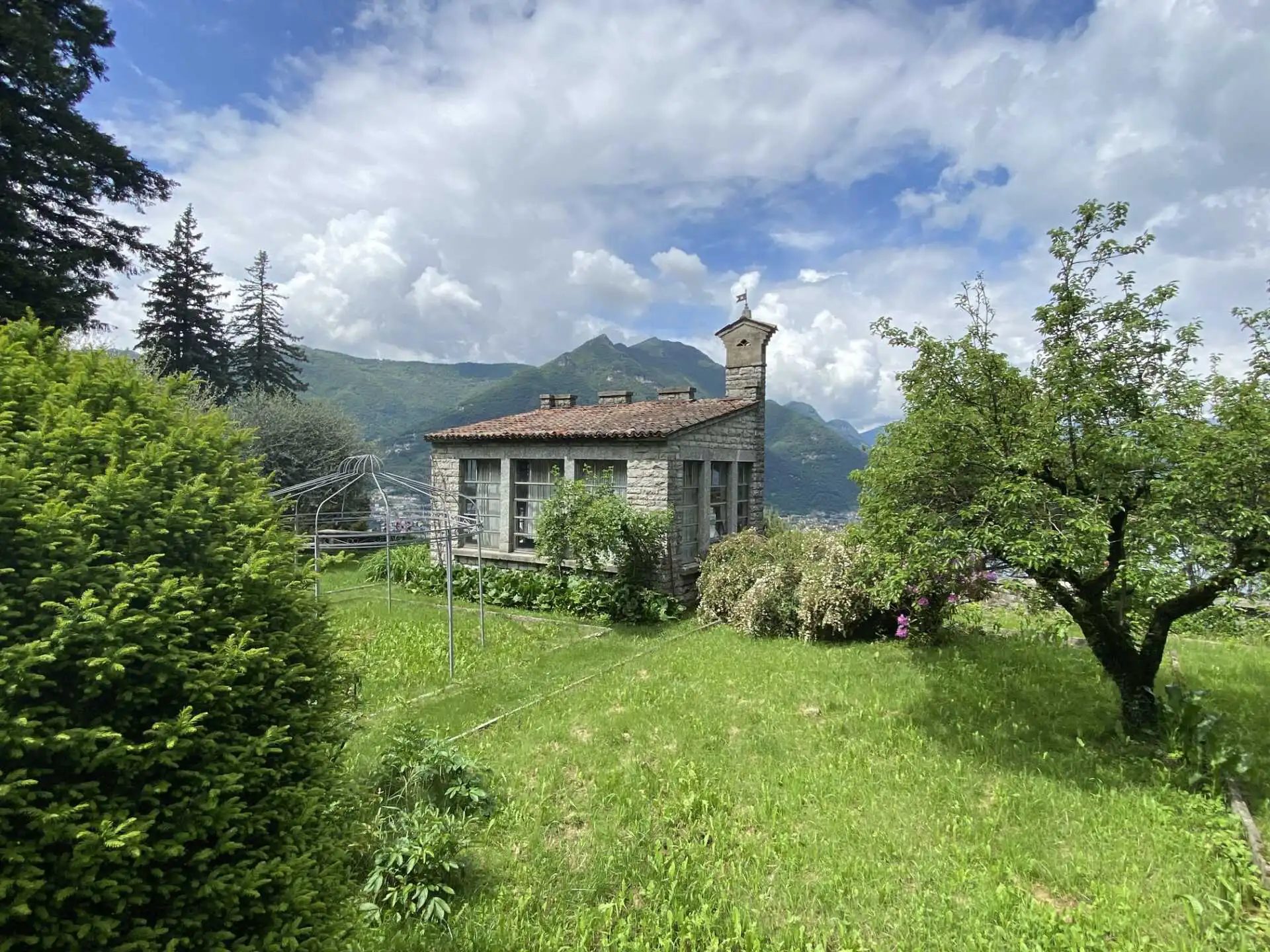Villa d'epoca di lusso sul lago di Como in vendita (33)