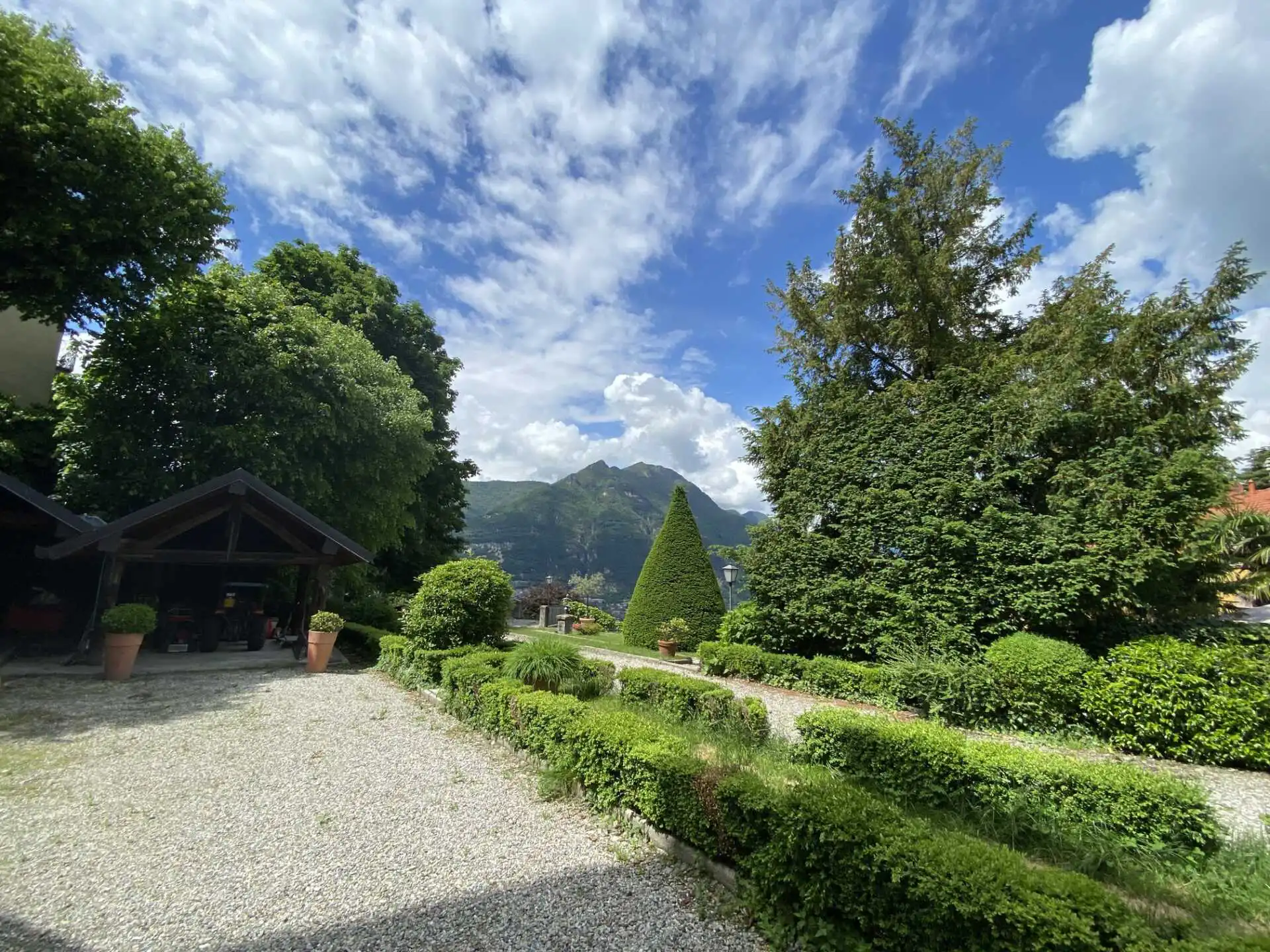 Villa d'epoca di lusso sul lago di Como in vendita (36)