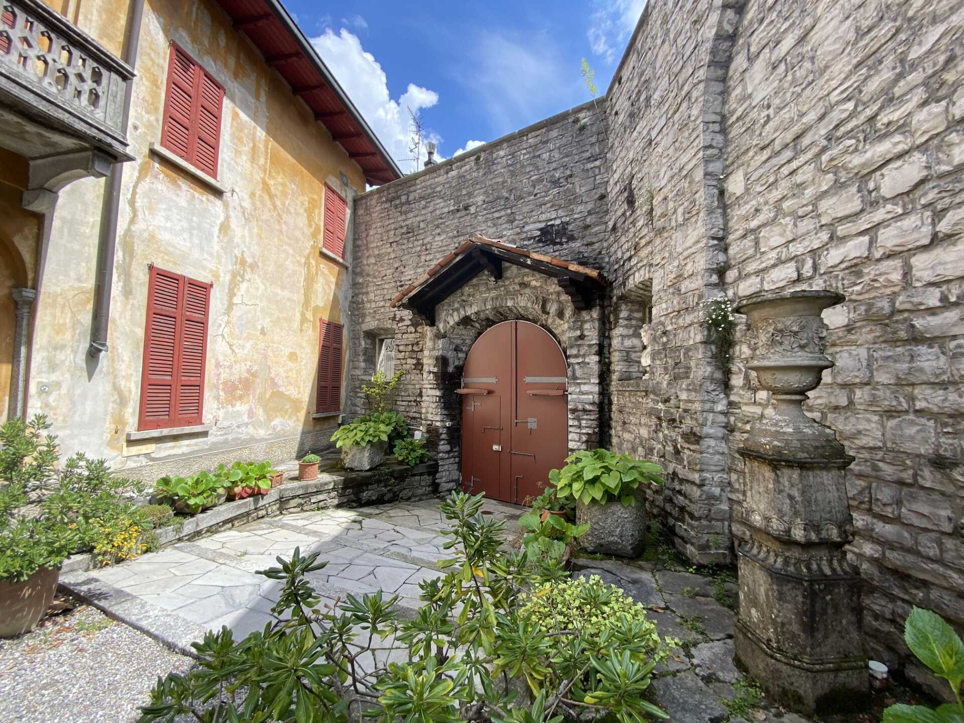 Villa d'epoca di lusso sul lago di Como in vendita (41)