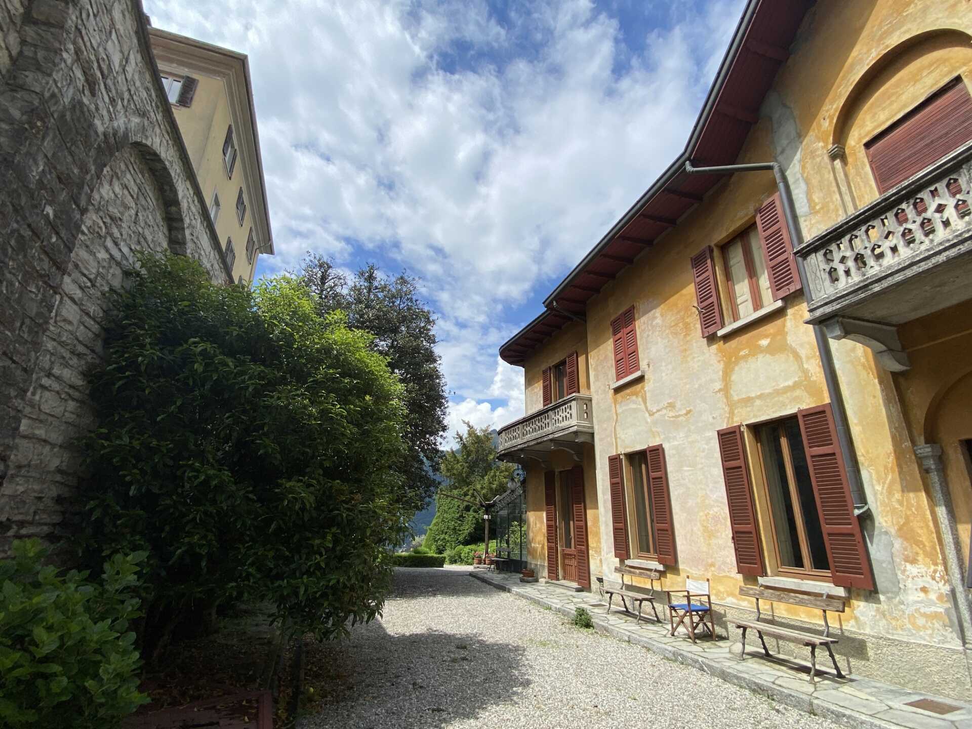 Villa d'epoca di lusso sul lago di Como in vendita (43)