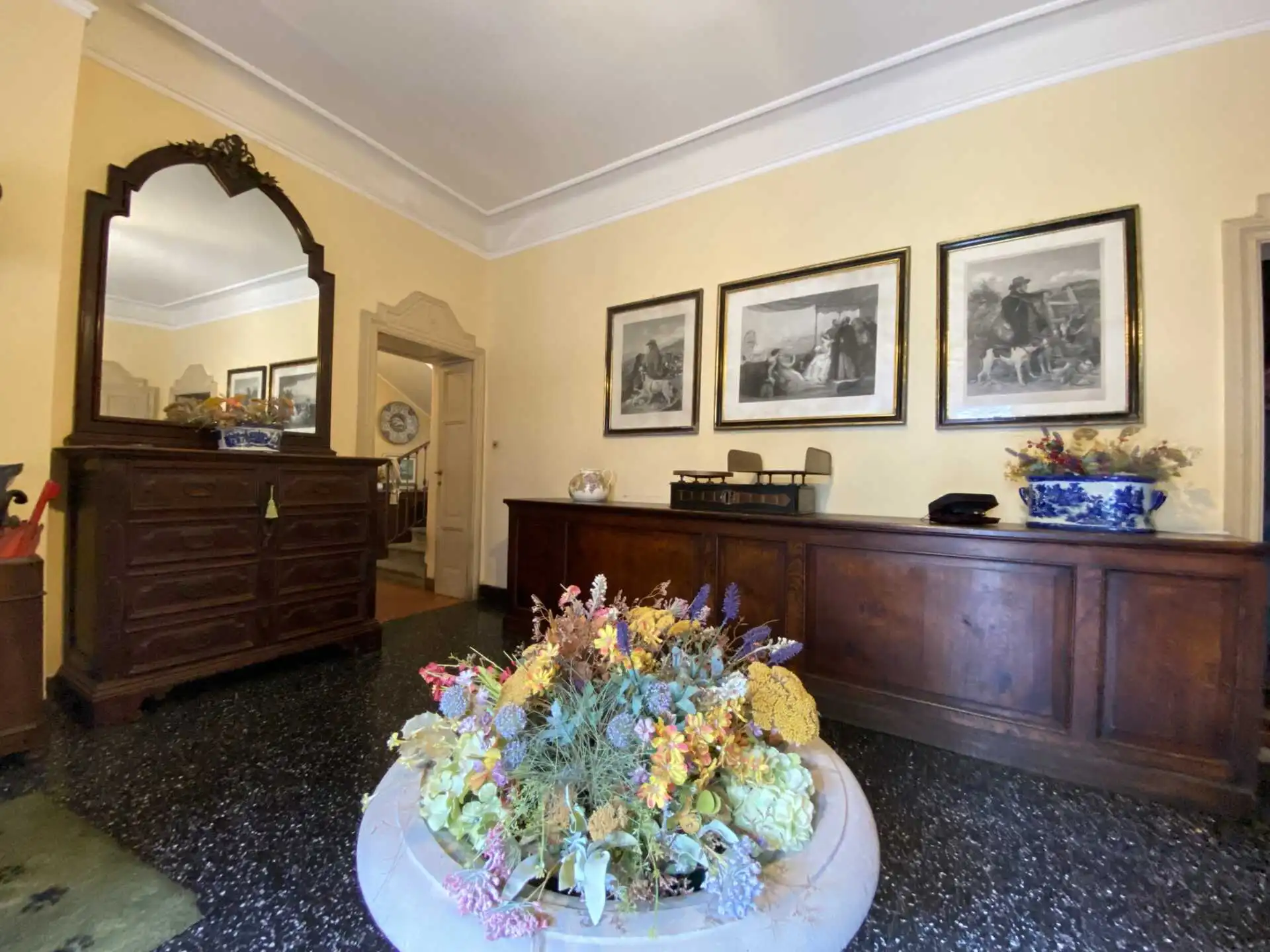 Villa d'epoca di lusso sul lago di Como in vendita (5)