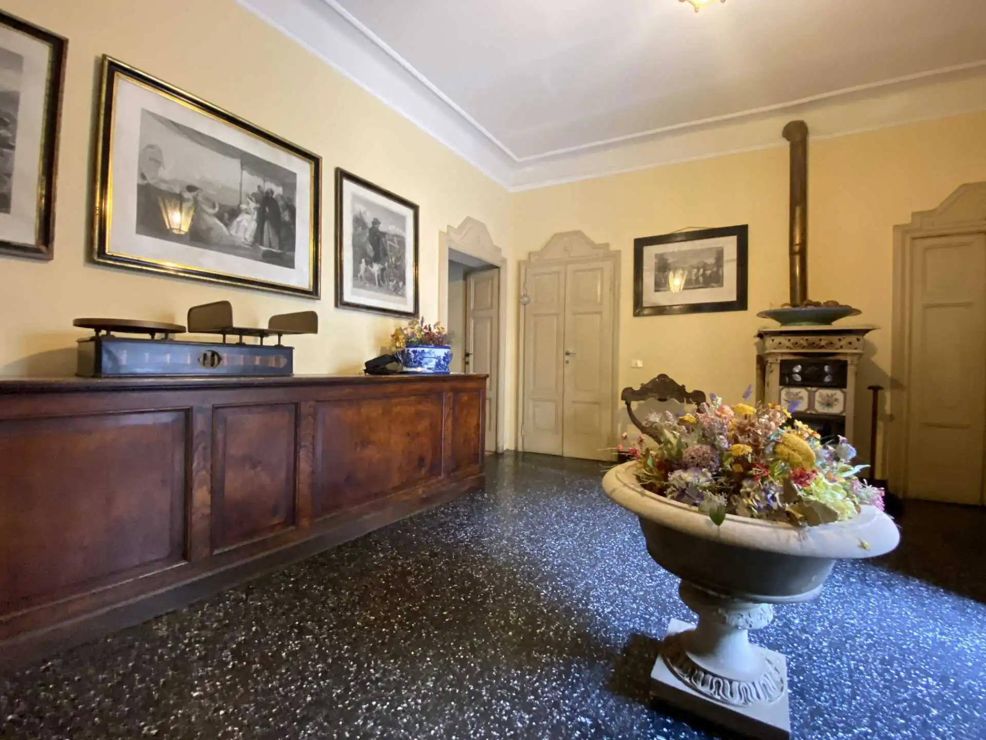 Villa d'epoca di lusso sul lago di Como in vendita (6)