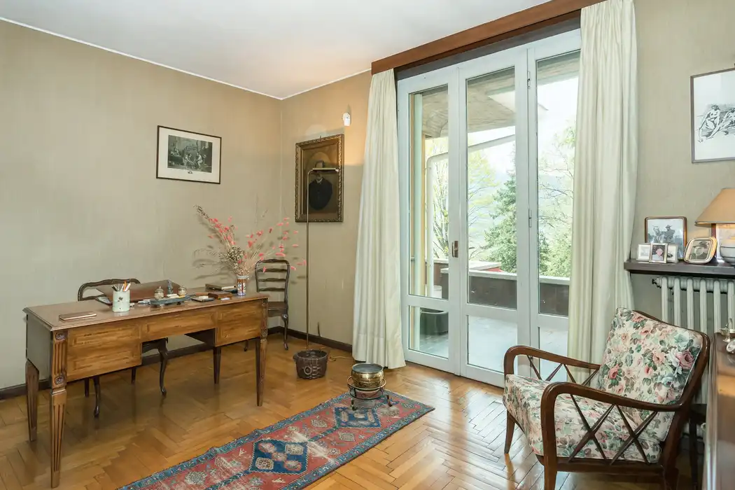 villa-con-piscina-in-vendita-a-monguzzo-como-agenzia-immobiliare-casa&style-immobiliare-milano-brianza (20)