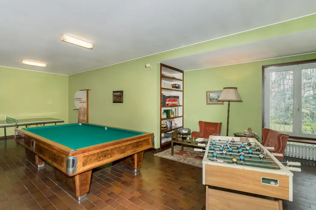 villa-con-piscina-in-vendita-a-monguzzo-como-agenzia-immobiliare-casa&style-immobiliare-milano-brianza (21)