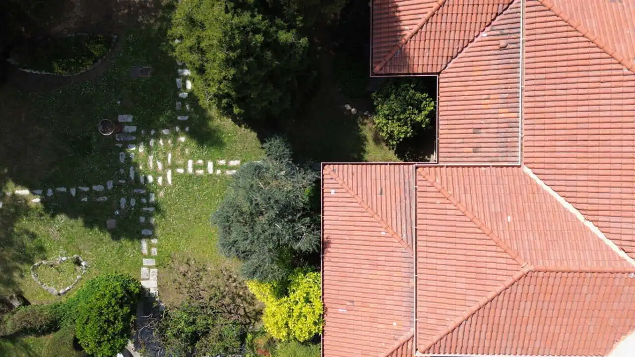 villa-con-piscina-in-vendita-a-monguzzo-como-agenzia-immobiliare-casa&style-immobiliare-milano-brianza (27)