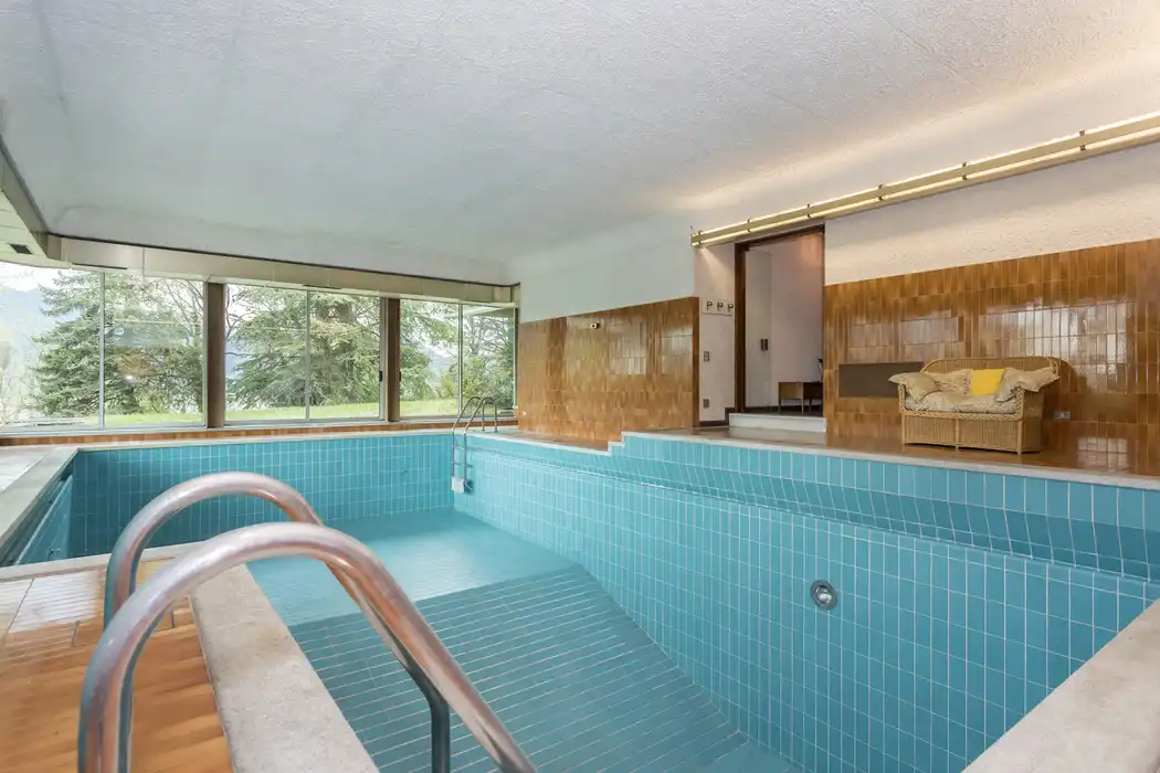 villa-con-piscina-in-vendita-a-monguzzo-como-agenzia-immobiliare-casa&style-immobiliare-milano-brianza (7)