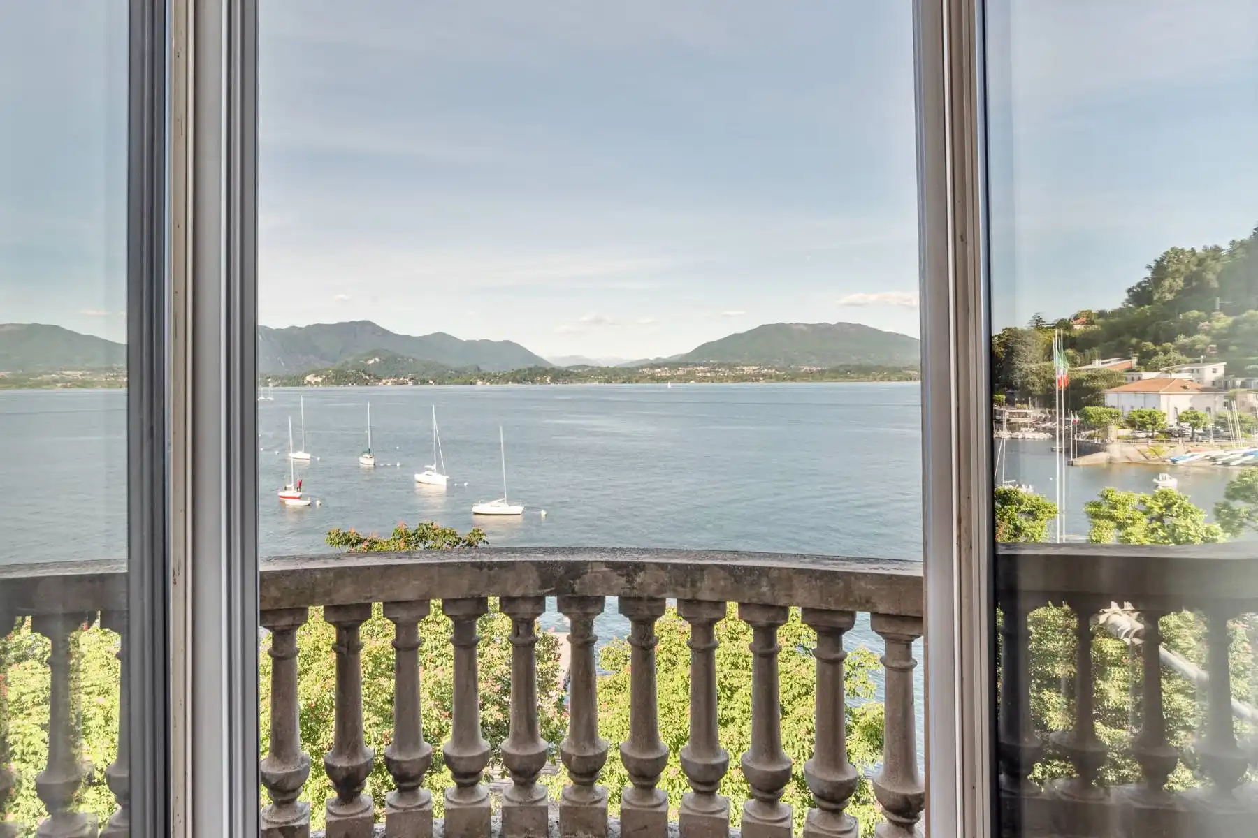 Appartamento in vendita 3 locali con giardino vista lago a Lesa Lago Maggiore Casaestyle (19)