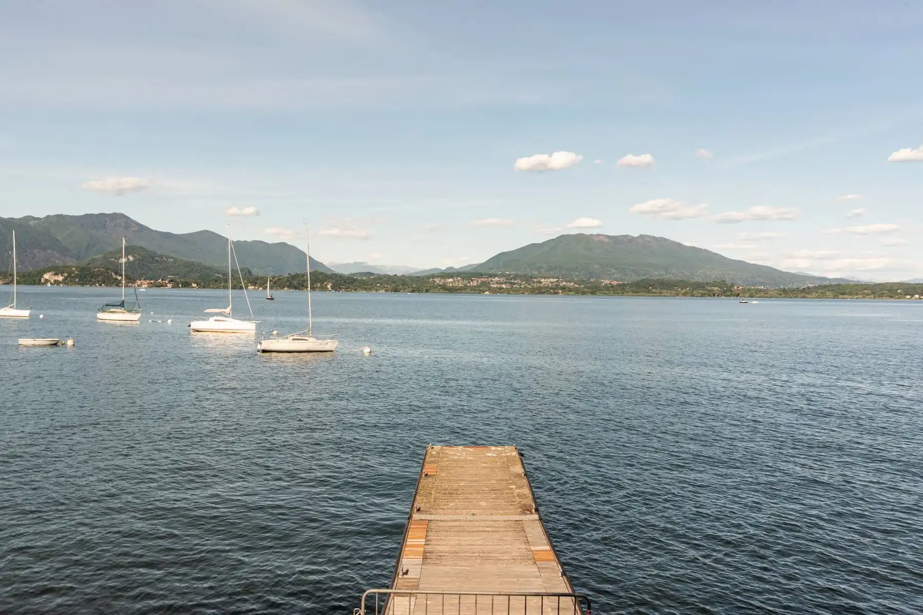 Appartamento in vendita 3 locali ultimo piano mansardato vista lago Maggiore casaestyle (8)