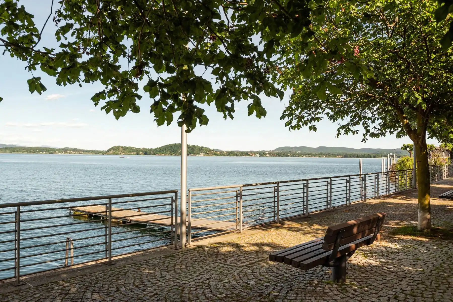 Appartamento in vendita 3 locali ultimo piano mansardato vista lago Maggiore casaestyle (9)