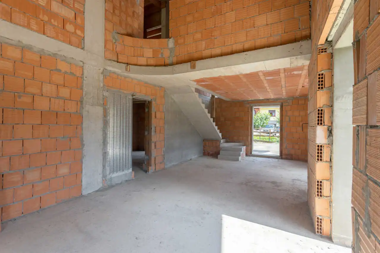 prestigiosa-villa-singola-panoramica-in-vendita-a-santomobono-terme-localita-selino-alta-immobiliare-milano-brianza-casa&style ( (24)