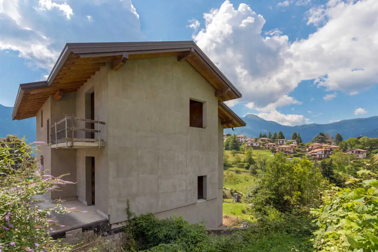 prestigiosa-villa-singola-panoramica-in-vendita-a-santomobono-terme-localita-selino-alta-immobiliare-milano-brianza-casa&style ( (3)