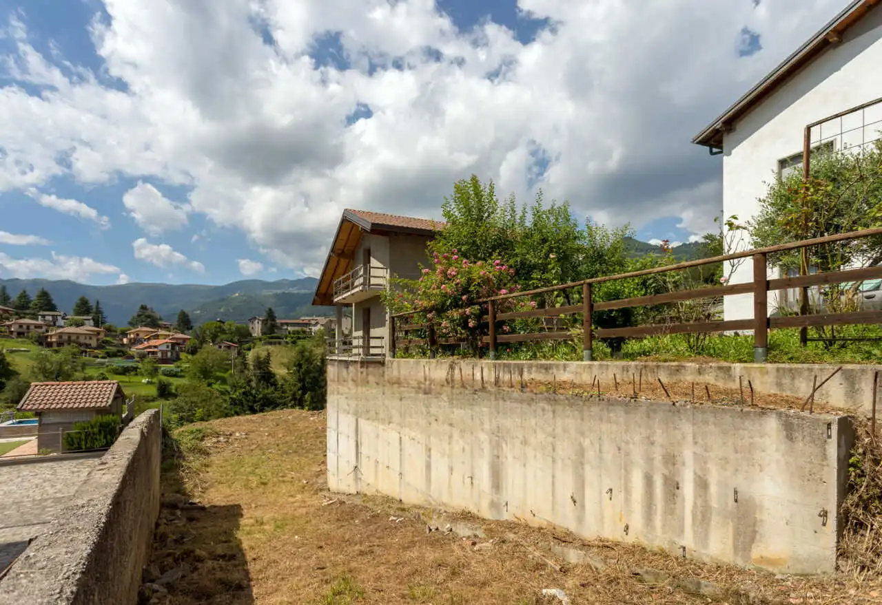 prestigiosa-villa-singola-panoramica-in-vendita-a-santomobono-terme-localita-selino-alta-immobiliare-milano-brianza-casa&style ( (36)