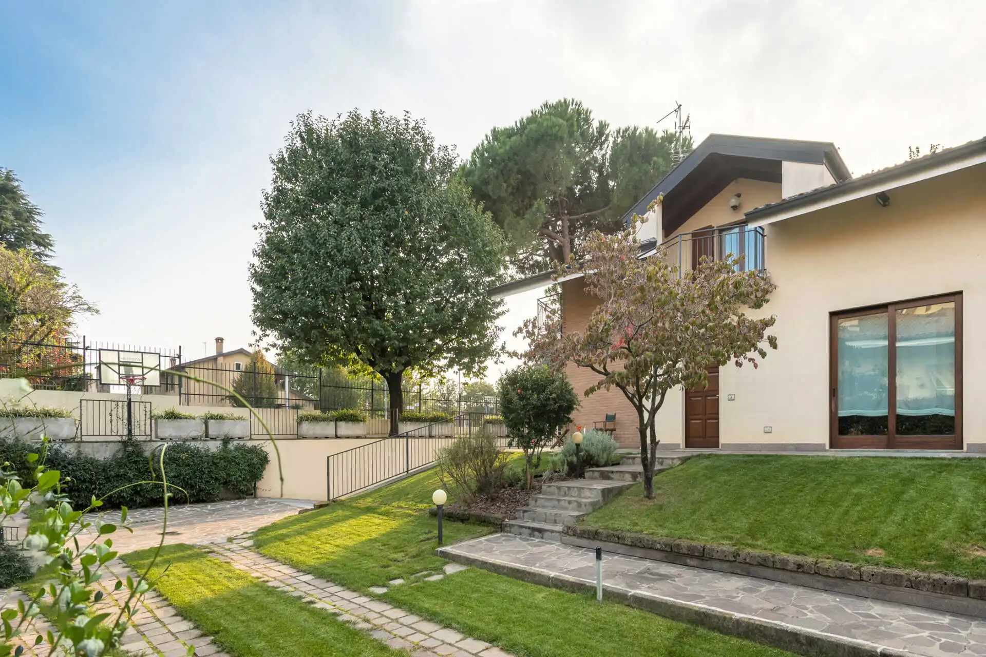 Villa in vendita a Carnate Monza Brianza (2)