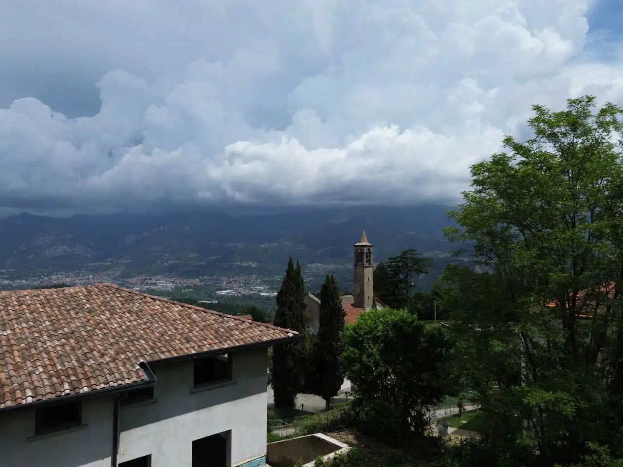 Villa con giardino in vendita a Airuno Lecco panoramica vista lago 25