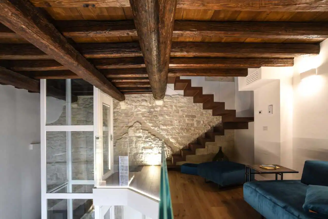 casa-indipendente-in vendita-a-bisceglie-puglia-vista-mare-con-ascensore-ristrutturata (11)