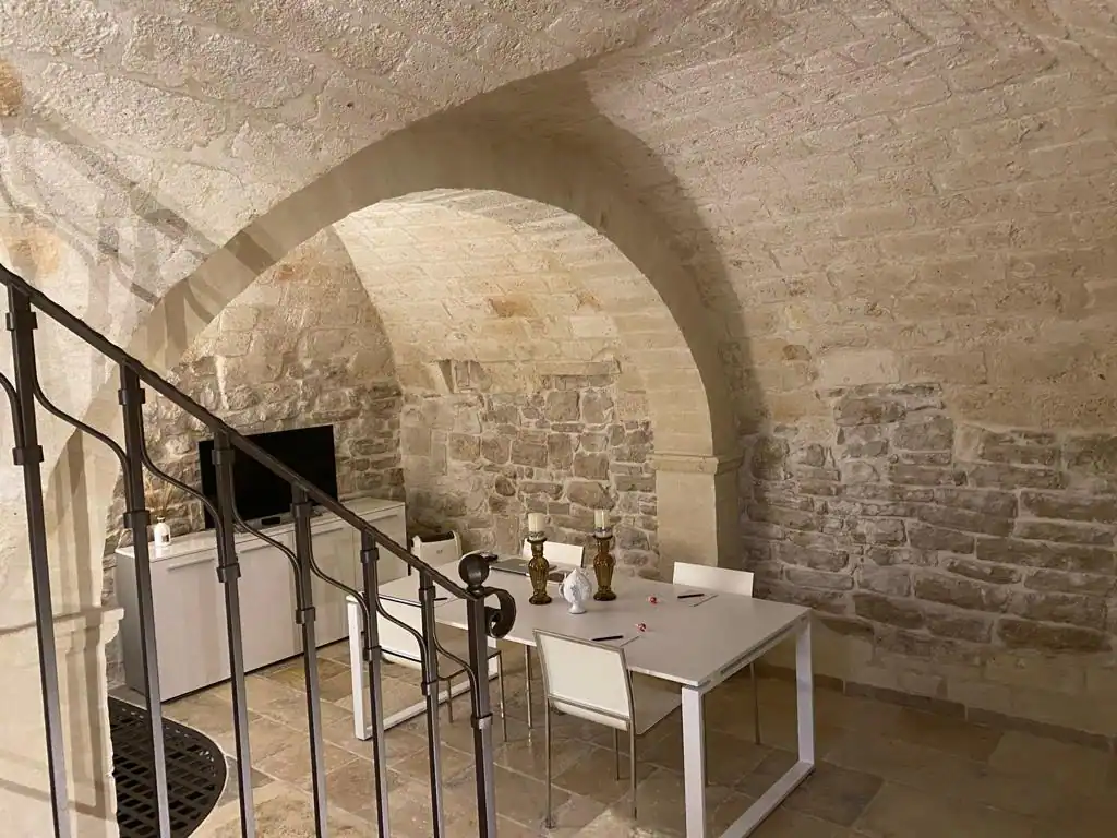 casa-indipendente-in vendita-a-bisceglie-puglia-vista-mare-con-ascensore-ristrutturata (13)
