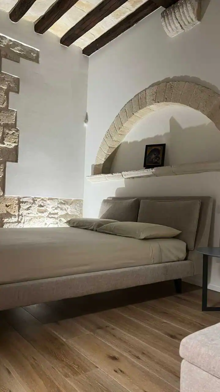 casa-indipendente-in vendita-a-bisceglie-puglia-vista-mare-con-ascensore-ristrutturata (2)