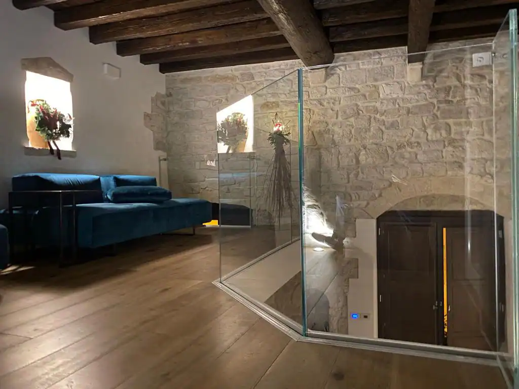 casa-indipendente-in vendita-a-bisceglie-puglia-vista-mare-con-ascensore-ristrutturata (24)