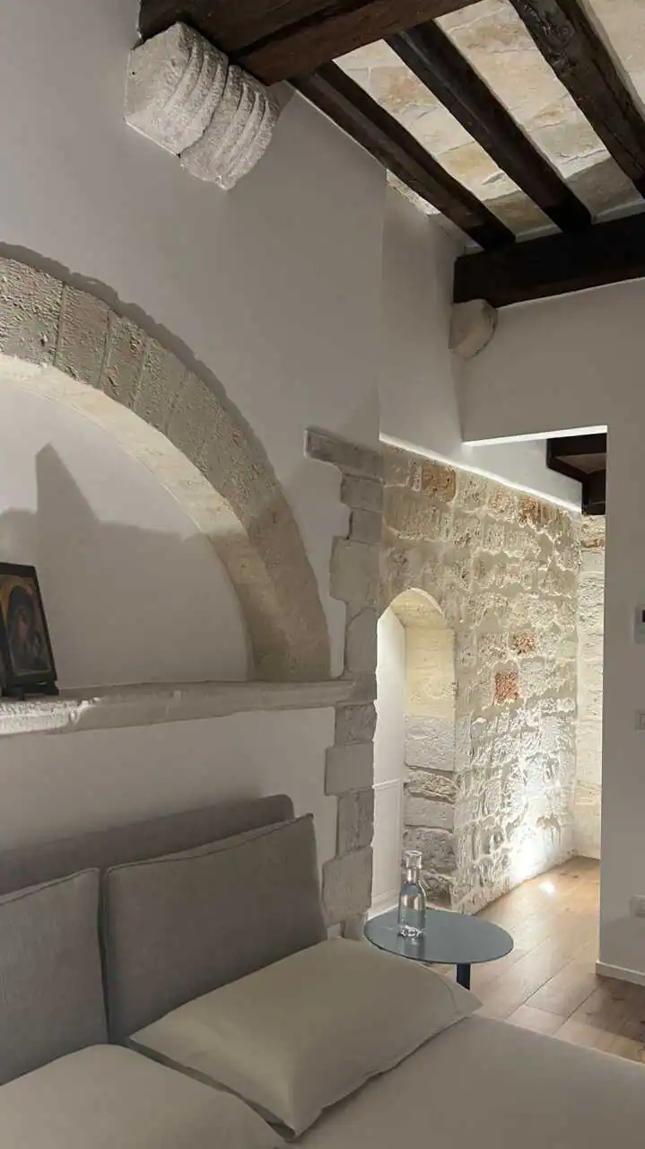 casa-indipendente-in vendita-a-bisceglie-puglia-vista-mare-con-ascensore-ristrutturata (27)
