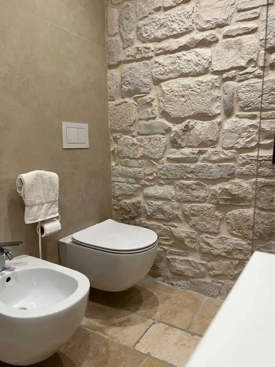 casa-indipendente-in vendita-a-bisceglie-puglia-vista-mare-con-ascensore-ristrutturata (28)