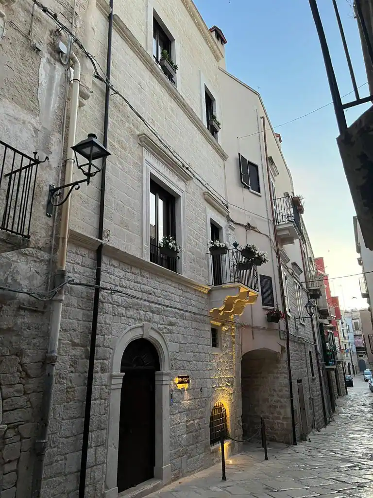 casa-indipendente-in vendita-a-bisceglie-puglia-vista-mare-con-ascensore-ristrutturata (4)