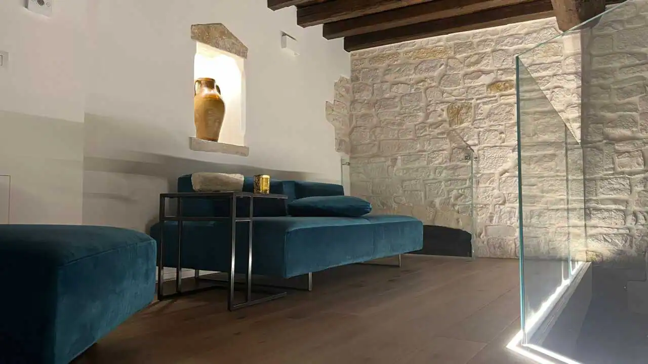 casa-indipendente-in vendita-a-bisceglie-puglia-vista-mare-con-ascensore-ristrutturata (48)