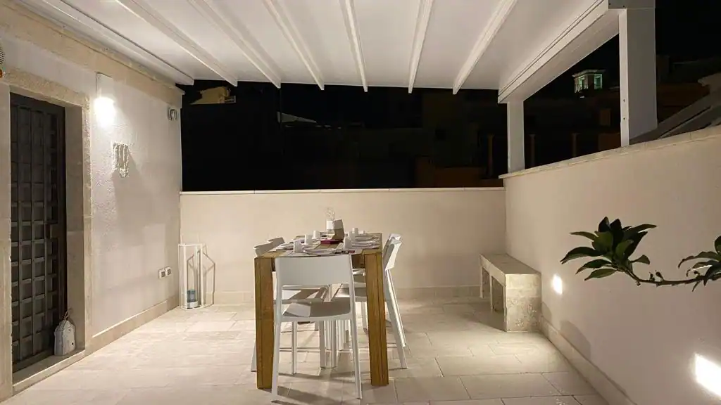 casa-indipendente-in vendita-a-bisceglie-puglia-vista-mare-con-ascensore-ristrutturata (59)