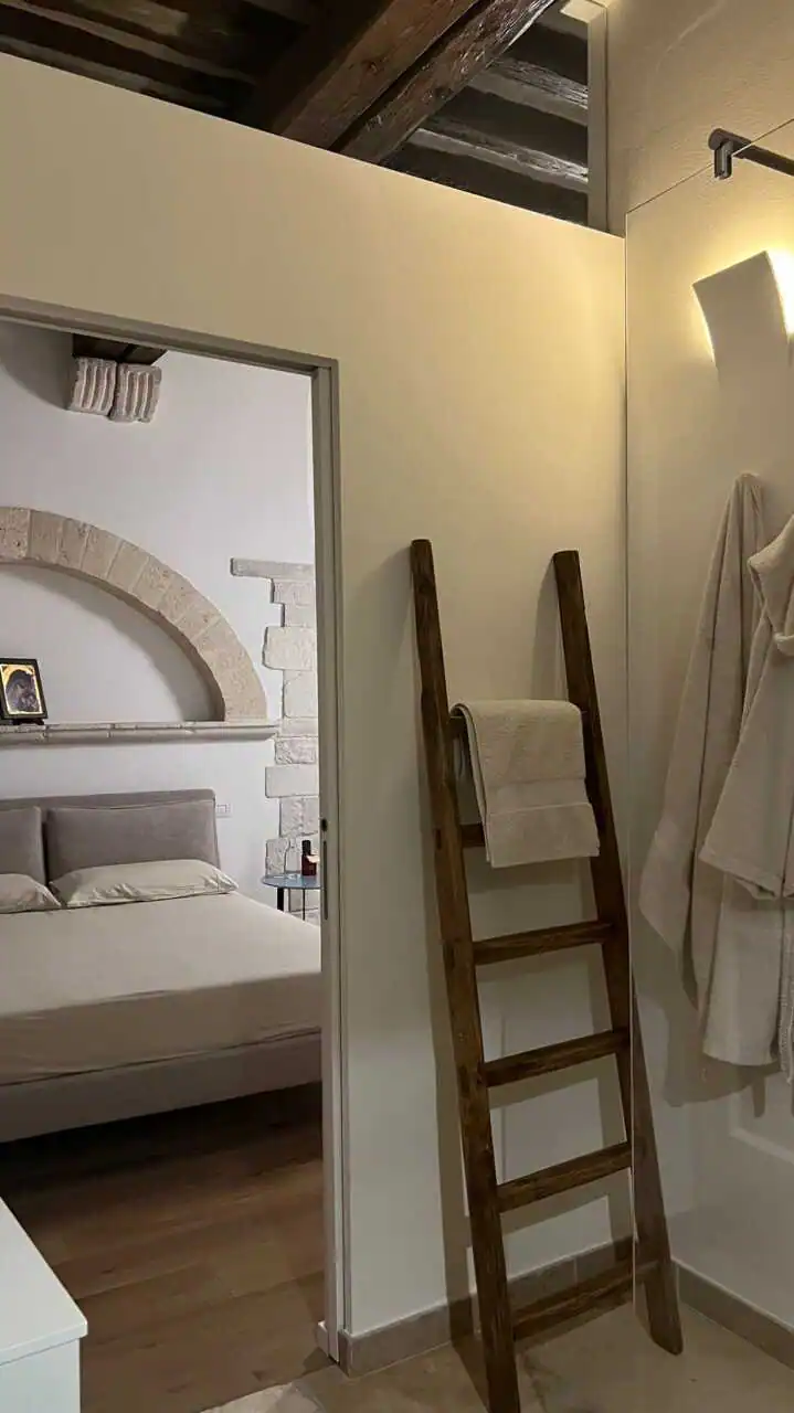 casa-indipendente-in vendita-a-bisceglie-puglia-vista-mare-con-ascensore-ristrutturata (9)