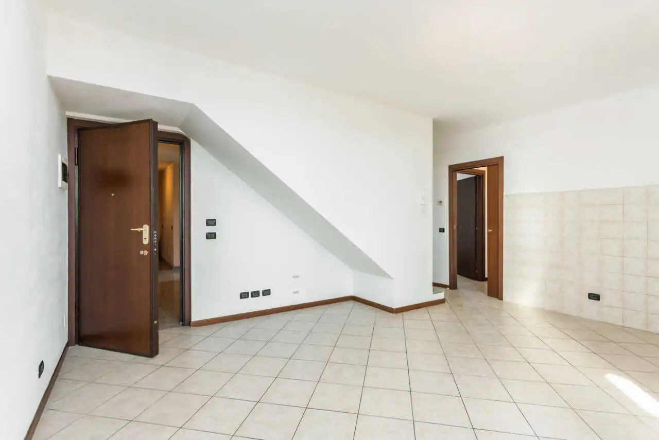 appartamento-a-busnago-ultimo-piano-in-vendita 3